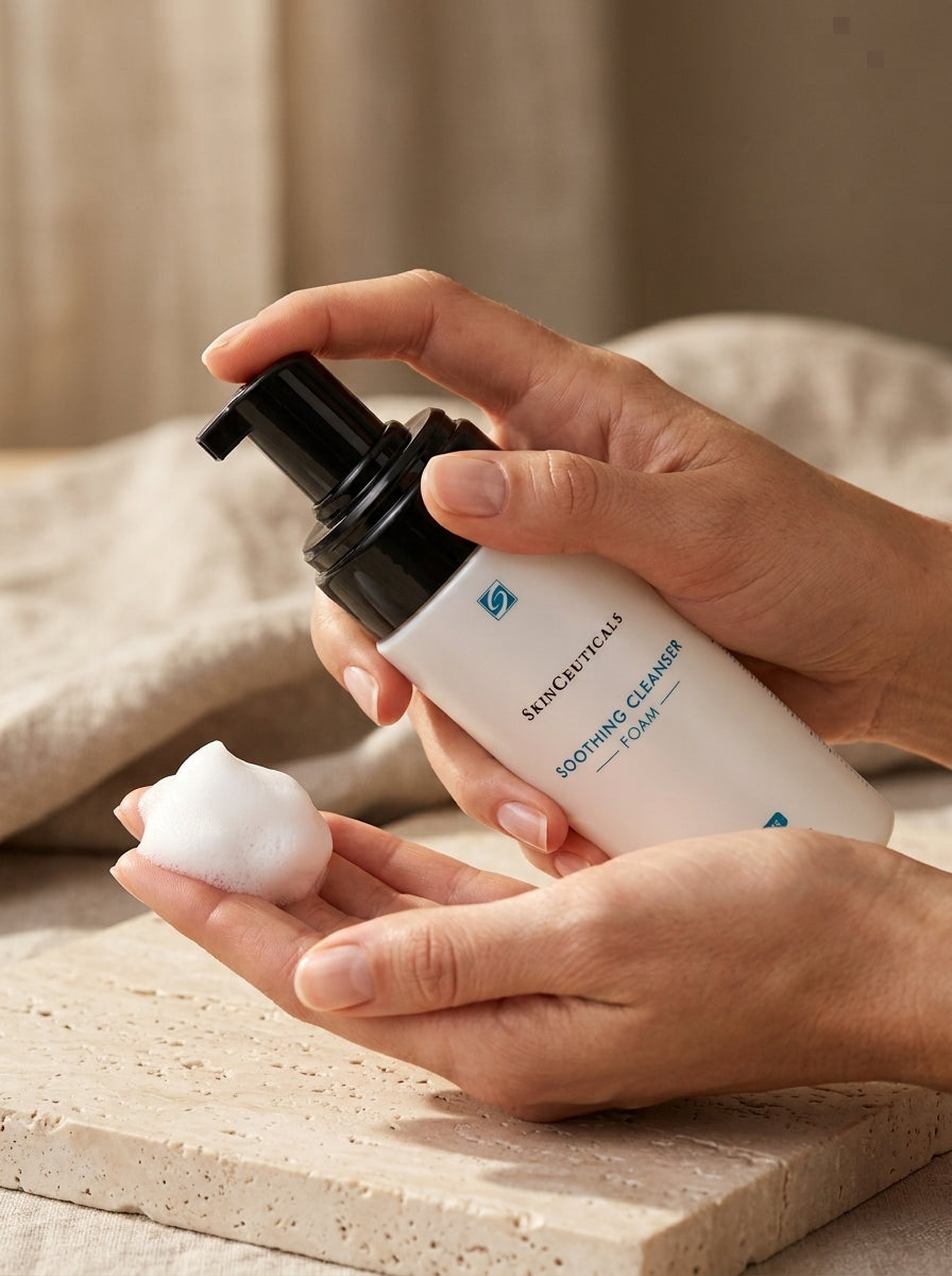 SkinCeuticals Soothing Cleanser 150 ml in use